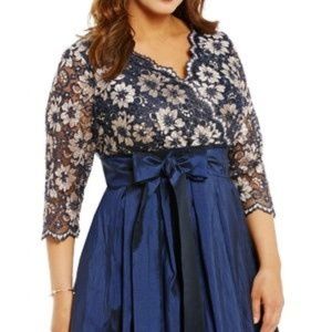 Jessica Howard Plus V-neck 3/4 sleeve evening gown